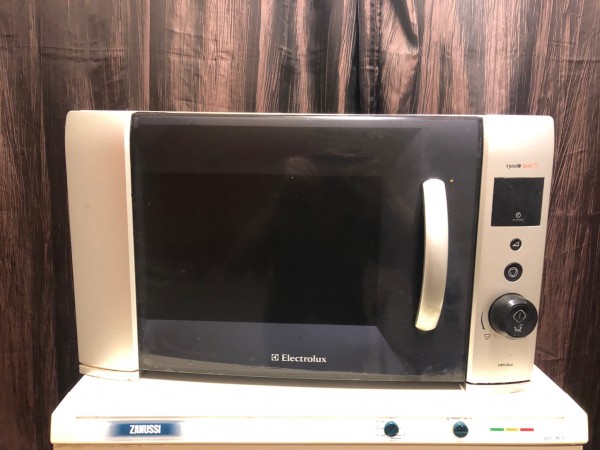 Használt Electrolux EMS2840S mikrohullámú sütő [H4125] 