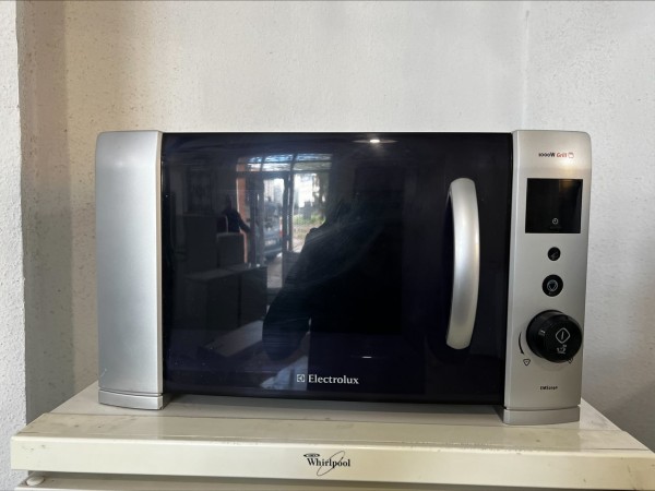 Használt Electrolux EMS 2040 mikrohullámú sütő [H11300] 