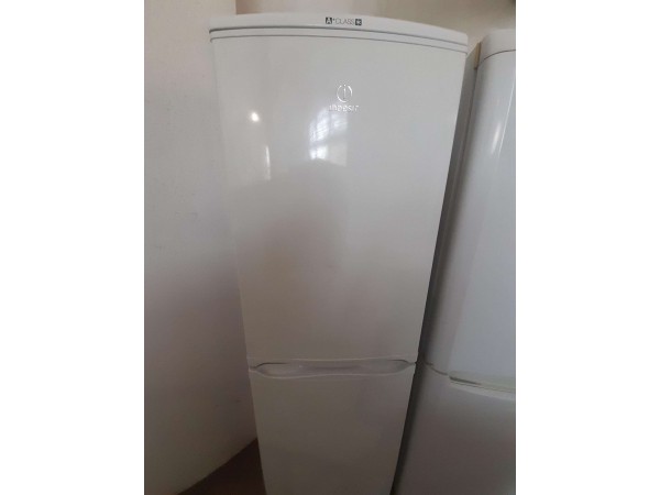 Használt Indesit CAA55 alulfagyasztós hűtőszekrény [H12635] 